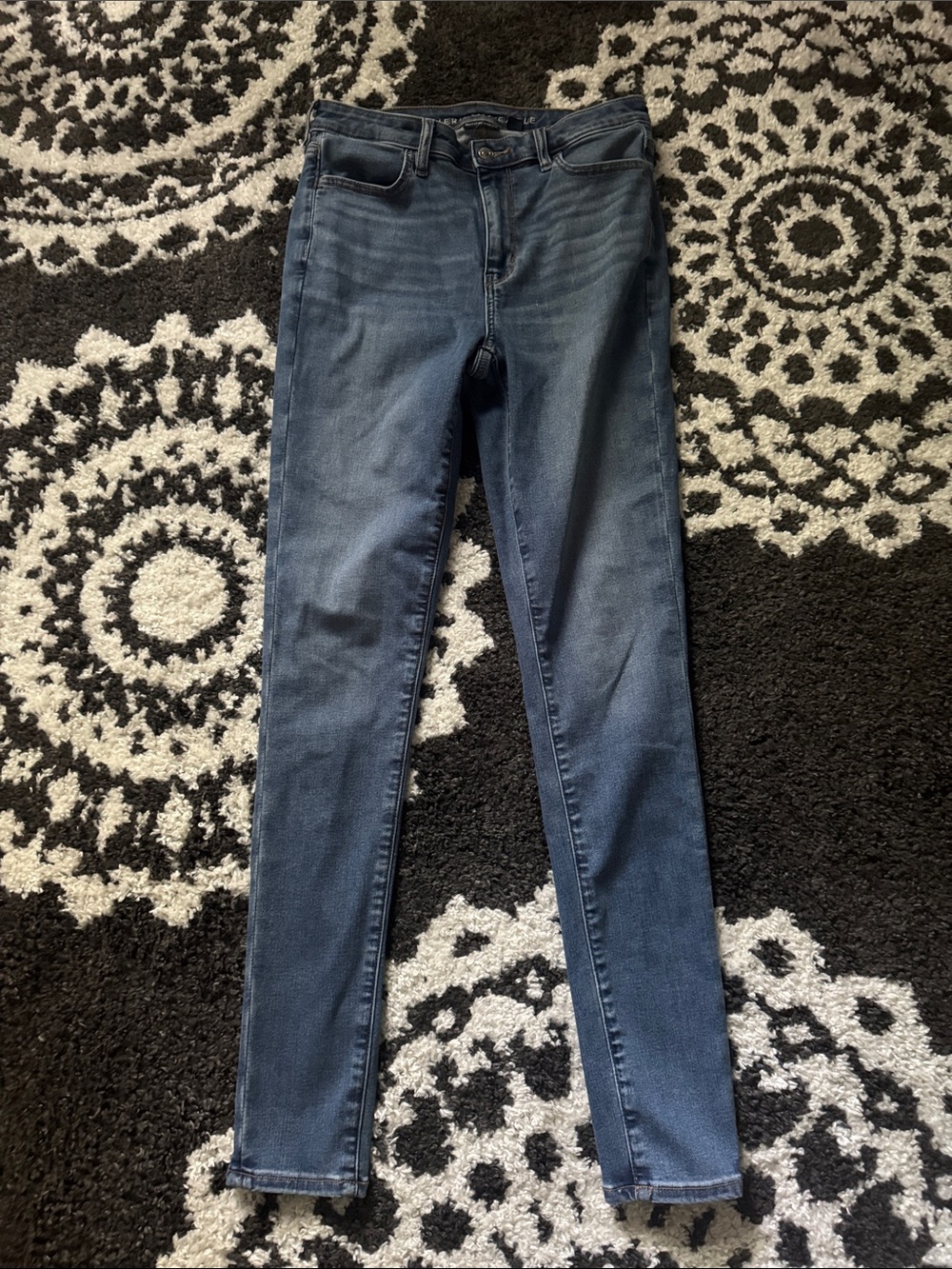 American eagle outfitters Women's super High-Rise jegging Jeans 6 long